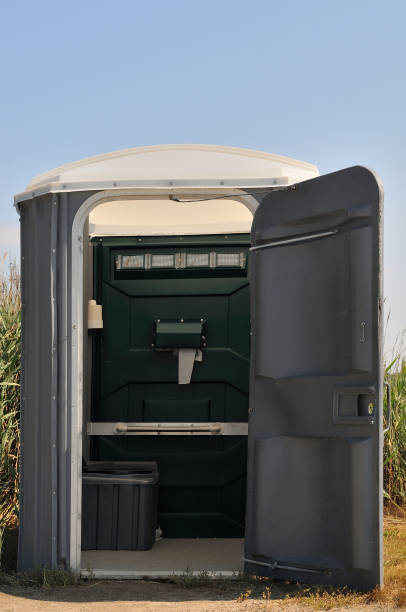 Porta potty delivery and setup in Guntown, MS